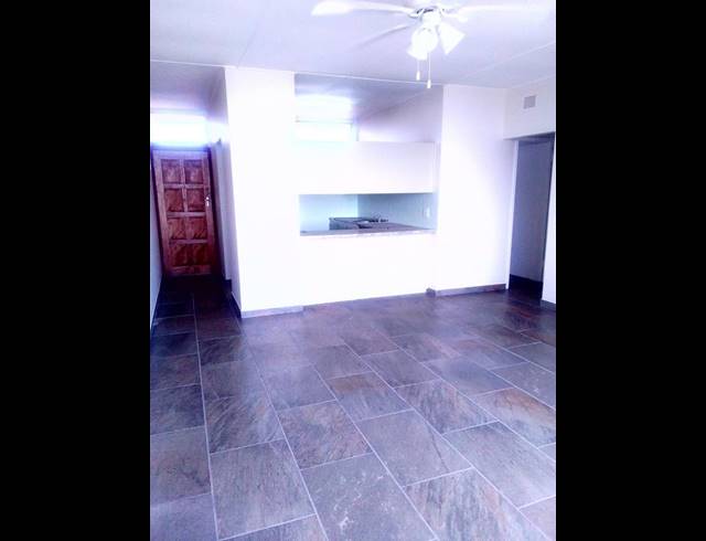 2 BEDROOM APARTMENT FOR SALE IN EMPANGENI CENTRAL